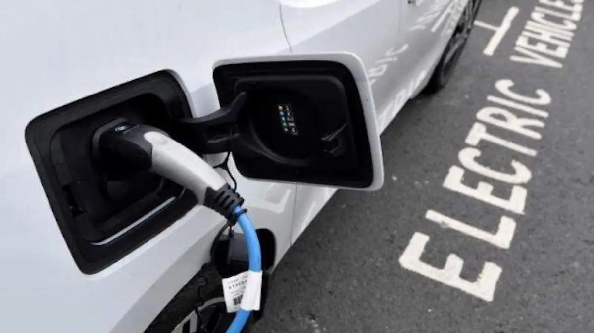 México amaga con acciones contra EU por incentivo para autos eléctricos